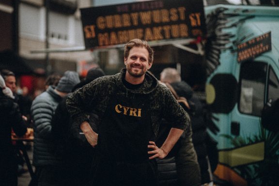 Geschäftsführer Cyril Maximlian Schmidt CYRI Foodtruck - Pfälzer Currywurst Manufaktur